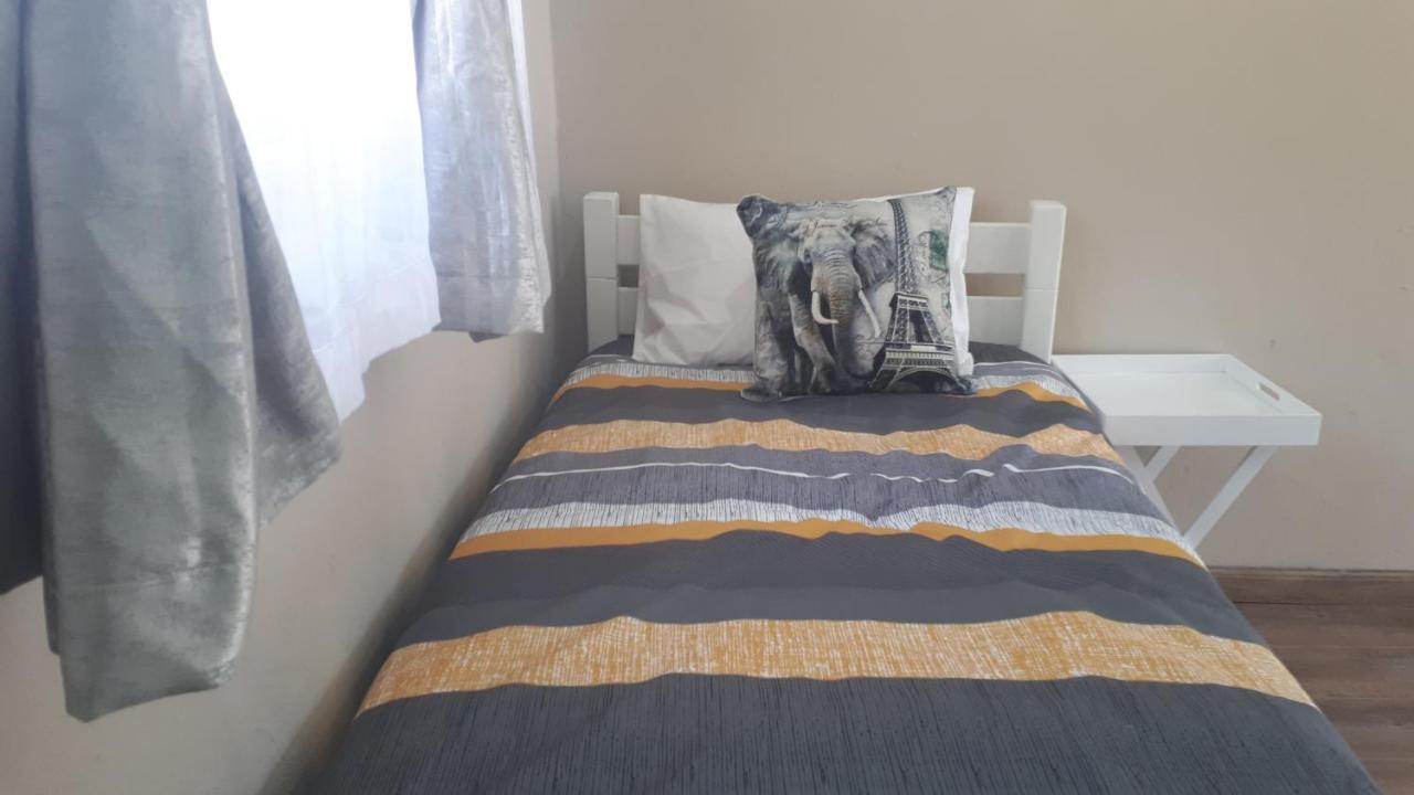 Relax In Aberdeen Johannesburg Ruang foto