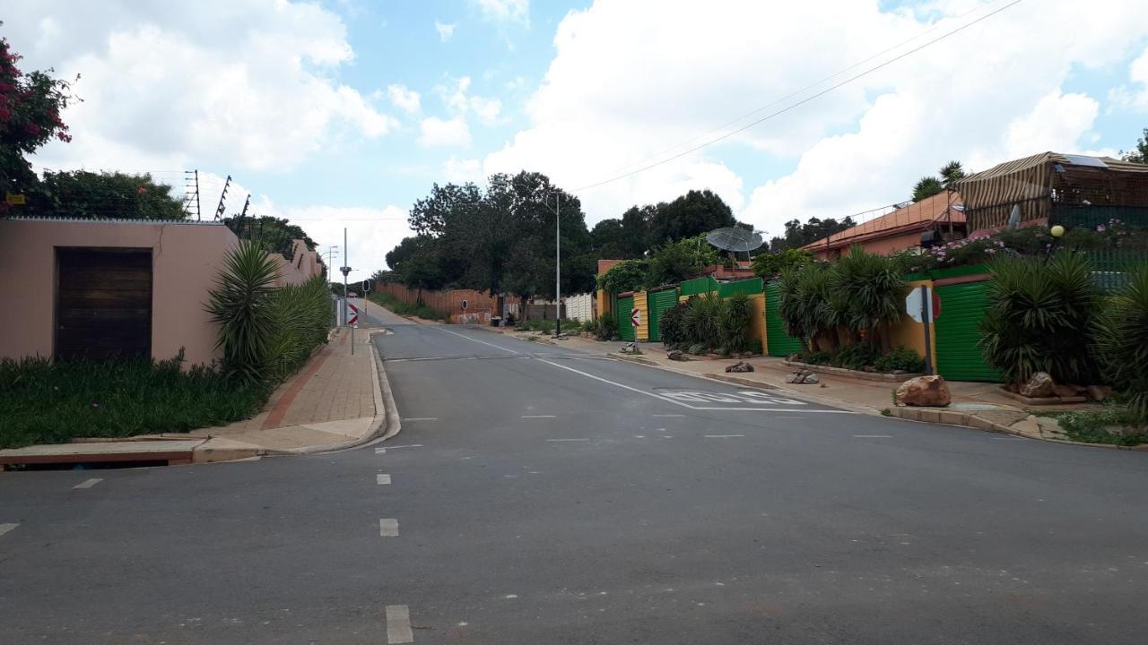 Relax In Aberdeen Johannesburg Bagian luar foto