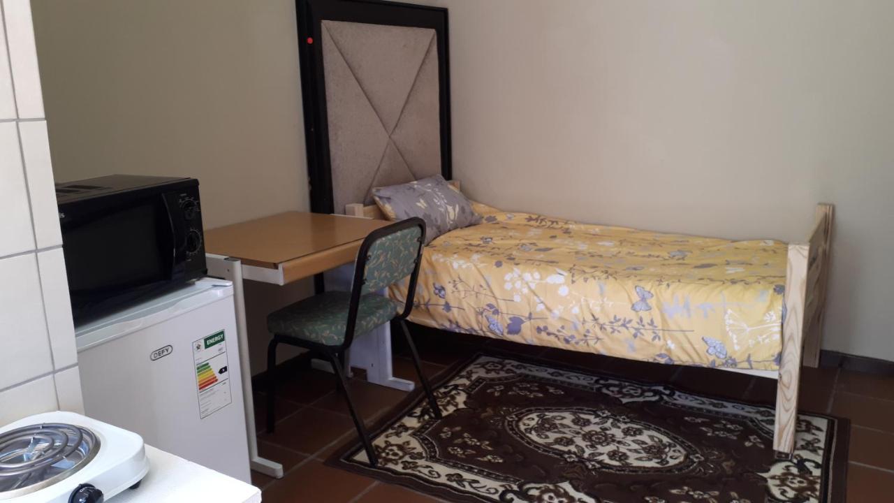 Relax In Aberdeen Johannesburg Bagian luar foto